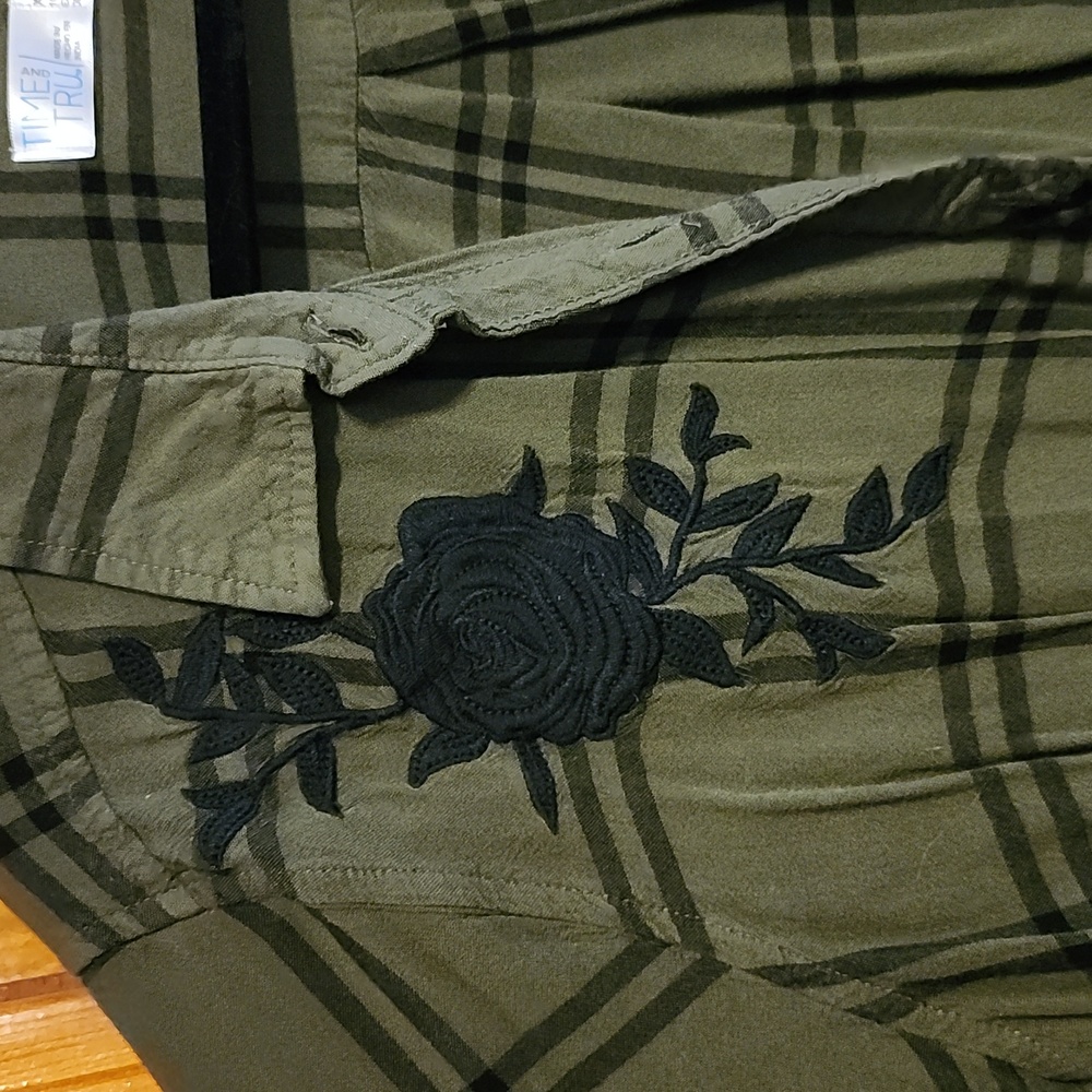 Green Flannel - Picture 2 of 4
